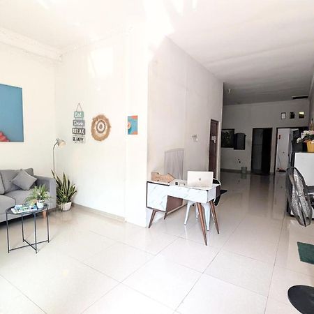 Homey Guesthouse Kertajaya Σουραμπάγια Εξωτερικό φωτογραφία